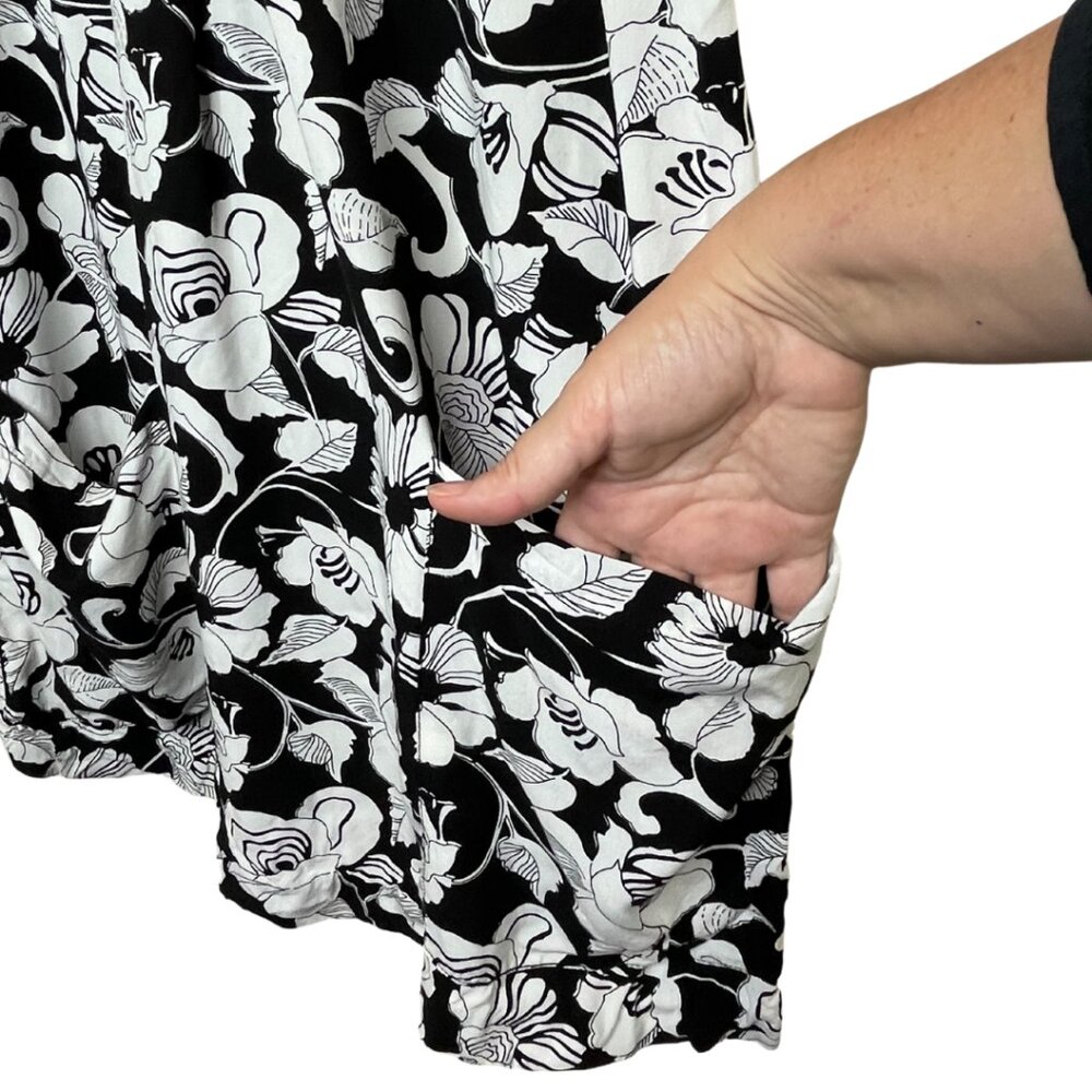MAEVE | Anthropologie Zola Black and White Floral Shift Dress | Size 2 - Picture 5 of 11